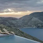 泰纳伦布鲁雷崔特酒店 瓦夏