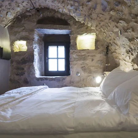 Tainaron Blue Retreat