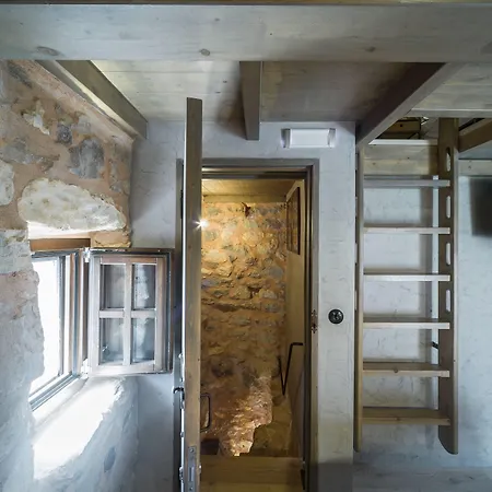 Tainaron Blue Retreat